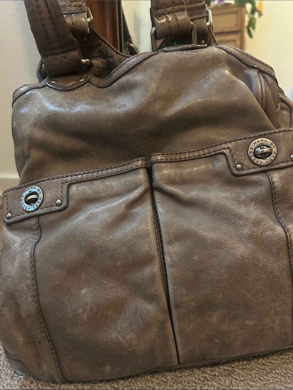 Marc Jacobs Taupe Brown Leather Shoulder Bag with Front Pockets - Picture 3 of 13